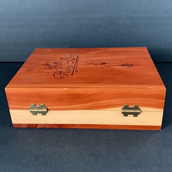 The Holy Bible King James 1976 Hardcover Protestant Edition in Wooden Box - Picture 13 of 16